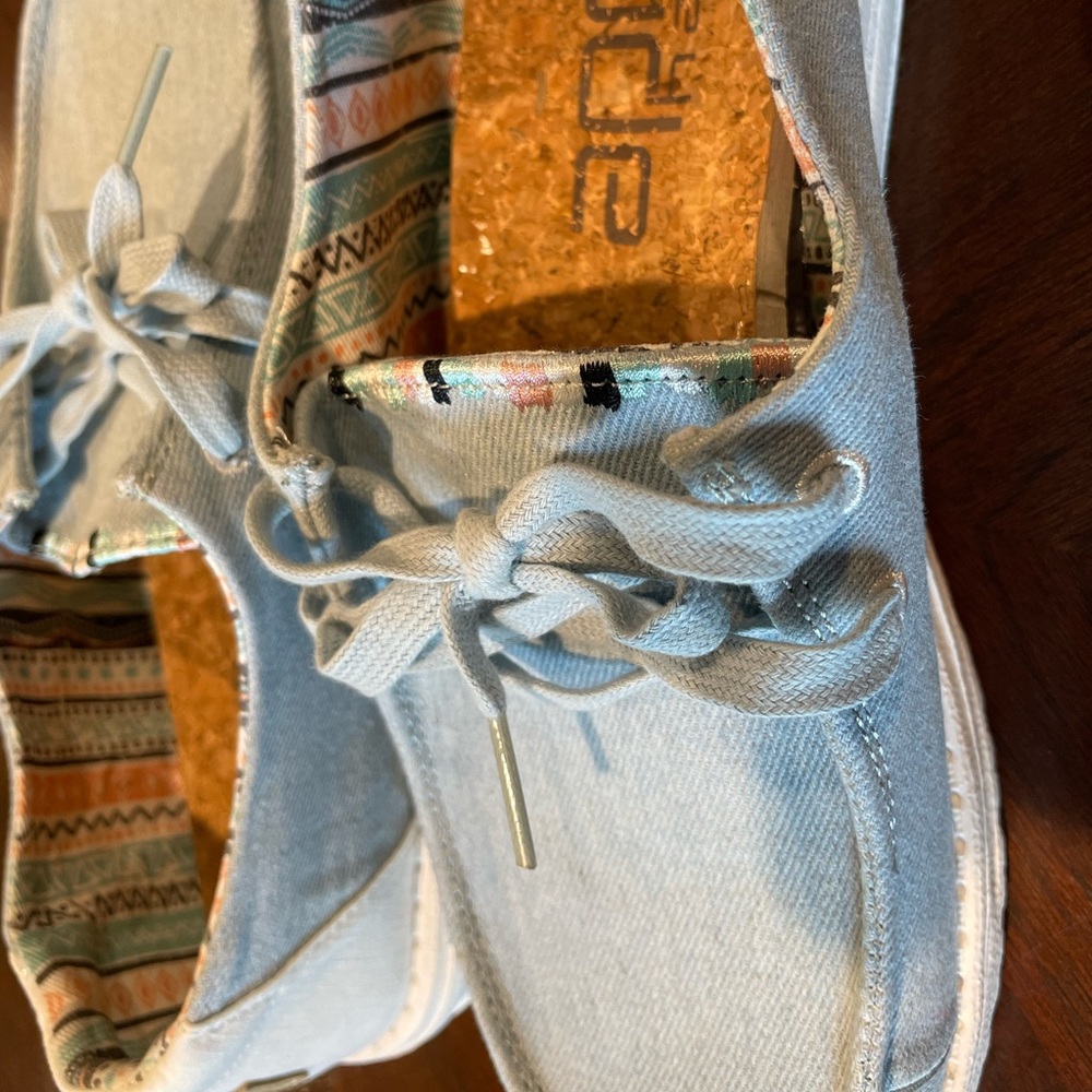 NWOT Hey Dude casual shoes